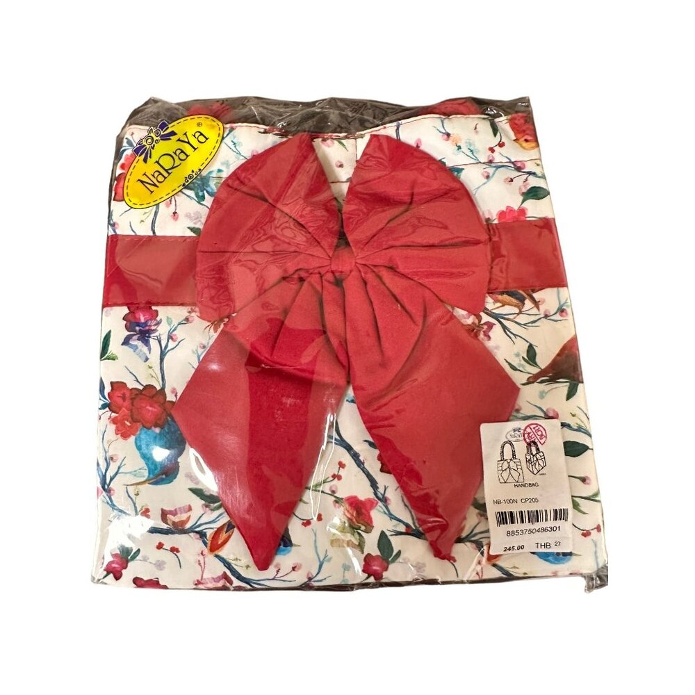 ✌️ 2/$40 ✌️New Naraya Quilted Purse Red Rope, Flowers and Birds with Blue Accent